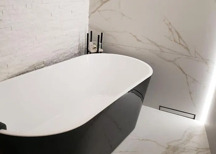 Red & Yellow Old Town Appartamento Leopoli