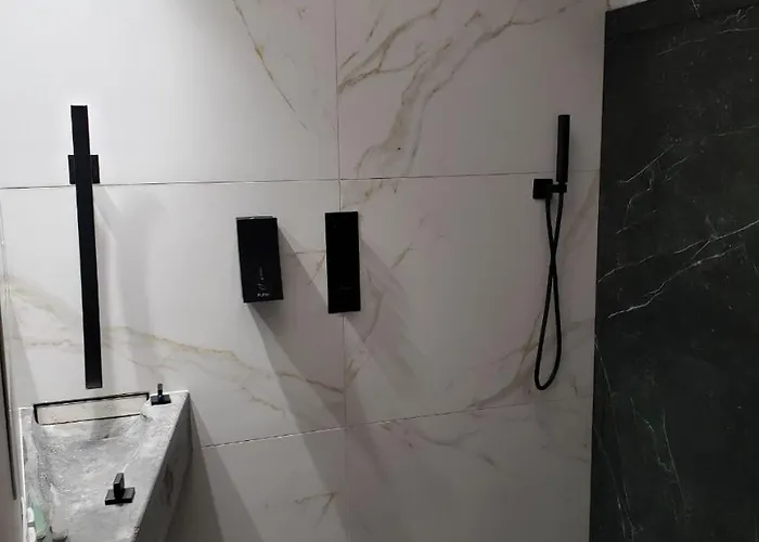 Red & Yellow Old Town شقة إلفيف