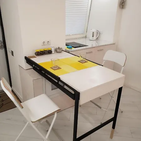 Red & Yellow Old Town 아파트 *